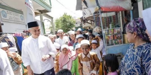 Ziarah ke Makam Syekh Muhammad Utsman, Pengasuh Ponpes Raudlatul Muta'allimin Doakan Ganjar Terpilih jadi Presiden