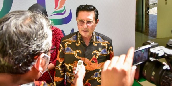 Fadel Muhammad Meresmikan Pasar Modern Limboto