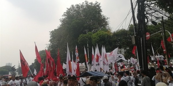 Massa Pendukung Prabowo-Gibran Berjubel di Taman Suropati dan Depan Gedung KPU