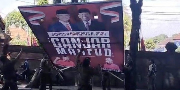 Baliho Ganjar-Mahfud Dicopot, PDIP: Konsekuensi Anak Presiden Ikut Pilpres