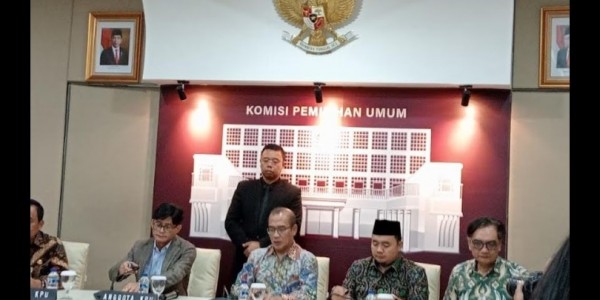 KPU Umumkan DCT Caleg DPR  9.917 Orang dari 18 Parpol