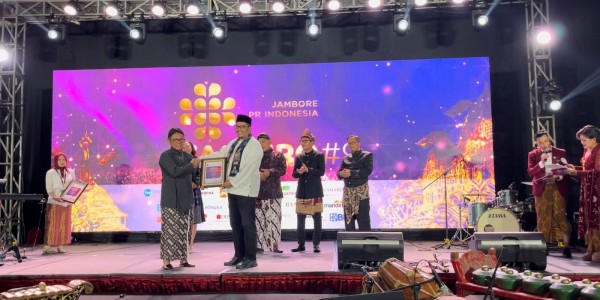 Raih Predikat Pemimpin Terpopuler 2023, Arie Rinaldi: Keterbukaan Informasi Secara Tepat dan Terukur Kepada Publik