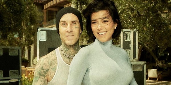 Kourtney Kardashian dan Travis Barker Sambut Kelahiran Anak Pertama 