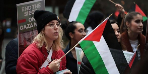 Chomsky: Generasi Muda Amerika Lebih Banyak yang Mendukung Palestina
