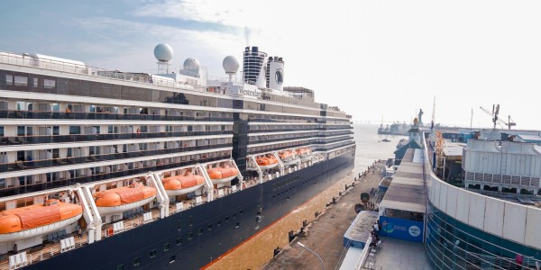 Tertarik Objek Wisata Jatim, Kapal Pesiar MS Westerdam Sandar Kedua Kalinya di Tanjung Perak