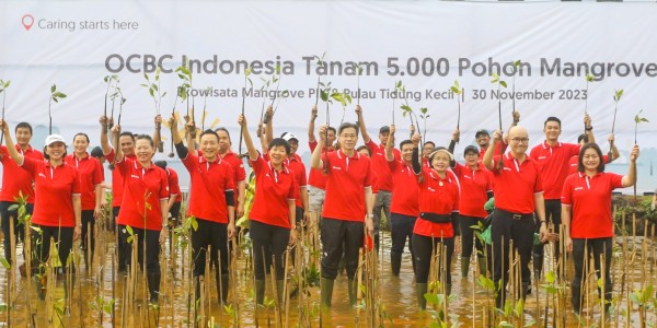 OCBC Indonesia Lestarikan Lingkungan Hidup dengan Tanam 5.000 Pohon Mangrove di Pulau Tidung Kecil