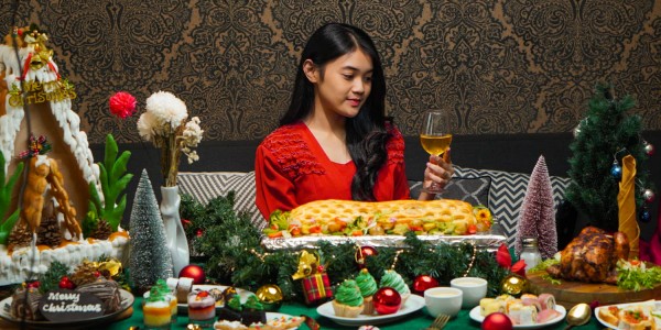 Java Paragon Hotel Hadirkan Suasana 60-an dalam Perayaan Natal dan Tahun Baru 2024