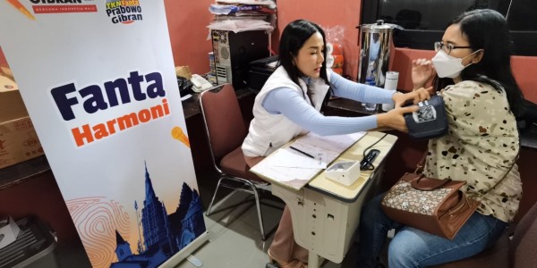 Bersih-betsih Rumah Ibadah Hingga Cek Kesehatan Gratis, TKN Fanta: Wujud Politik Pengabdian Prabowo-Gibran