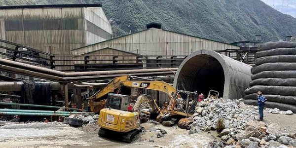 DPR: Sikap Pemerintah Hadapi Freeport Memalukan