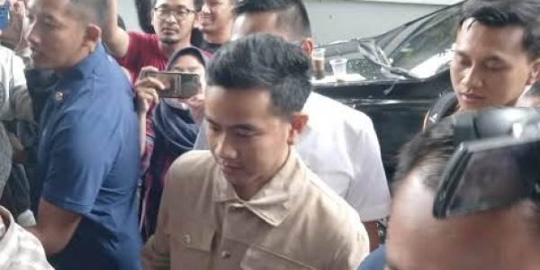 Penuhi Panggilan Bawaslu Jakpus, Gibran Klarifikasi Soal Pembagian Susu Saat CFD