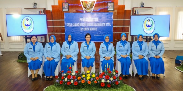 Ketua Gabungan Jalasenastri Kodiklatal Hadiri Pengangkatan Ketua CBS Jalasenastri STTAL