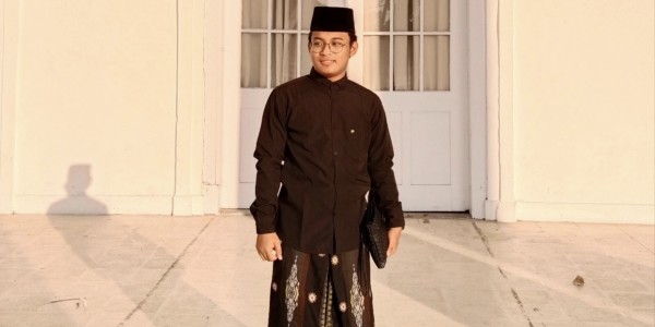 Kisah Inspiratif Musyaddad, Alumni UNAIR yang Berhasil Terpilih jadi Imam Masjid di UEA