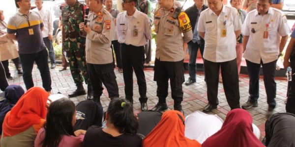 Diamankan Polisi, Pelaku Tawuran di Kemayoran Disuruh Basuh Kaki Ibunda