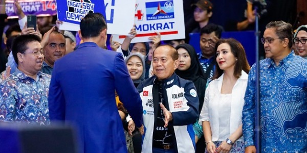 Hadir Dalam Acara Town Hall Meeting, Syarief Hasan: Pembangunan Ekonomi dan Demokrasi Bisa Berjalan Beriringan