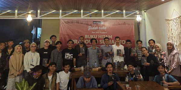 Aktivis Mahasiswa dan Akademisi Bedah Buku Hitam Prabowo di Tasikmalaya