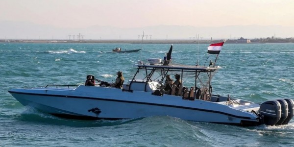 Pasukan Yaman Serang Kapal Tanker Inggris Hingga Terbakar di Teluk Aden