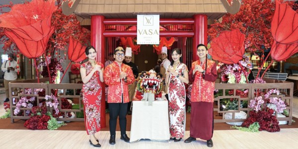 Yee Sang 10 Meter Sambut Anda Rayakan Imlek di Vasa Hotel Surabaya