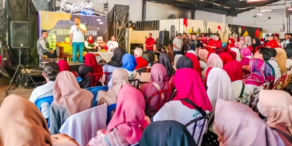 Eri Cahyadi, Puti, Agatha dan Sapto Bakar Semangat 700 Orang Wonocolo Menangkan Ganjar-Mahfud