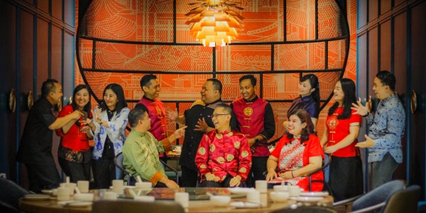 Kemeriahan Tahun Baru Imlek di Mercure Surabaya Grand Mirama, Hadirkan Aksi Barongsai