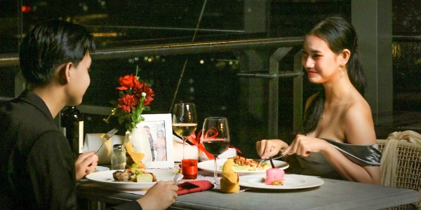 Hari Valentine, Java Paragon Hotel Tawarkan Dinner Romantis dengan View Kota Surabaya
