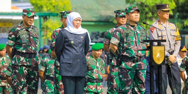 Apel Pasukan Pengamanan Pemilu, Khofifah Tekankan Pentingnya Sinergi Wujudkan Pemilu Damai