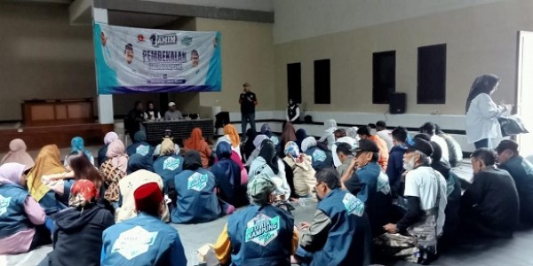 Ratusan Relawan di Bandung Ikut Pembekalan Jubir Kampung AMIN