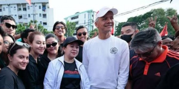 Olahraga Bareng Warga Pluit, Ganjar: Cuacanya Adem, yang Panas Biar di Medsos Saja