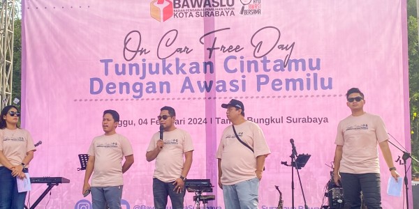 Bawaslu Surabaya on Car Free Day, Sosialisasikan Awasi Pemilu di Taman Bungkul
