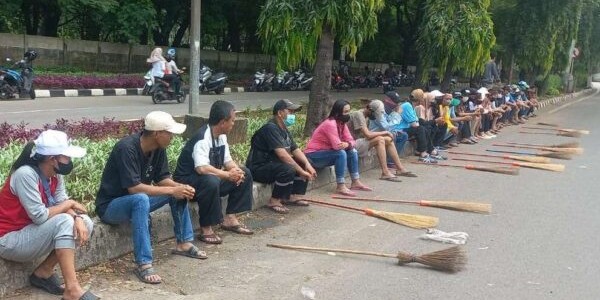 PPSU Kelurahan Ancol Mogok Kerja Karena Dihina Miskin, Camat Langsung Carikan Solusi 