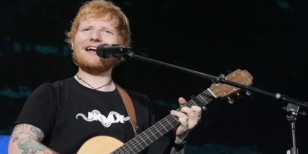 Buka Konser, Ed Sheeran Tampil Enerjik Bawakan Lagu 'Tide'