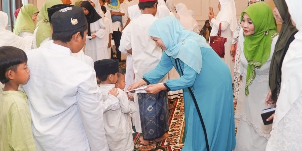 Ketum Muslimat NU Laksanakan Anjuran Utama Rasulullah, Amaliyah Ramadan Santunan Anak Yatim