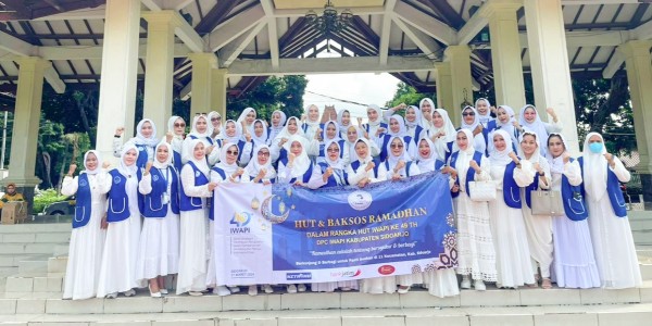 HUT ke-49, DPC IWAPI Sidoarjo Gelar Baksos Ramadan ke Panti Asuhan di 11 Kecamatan