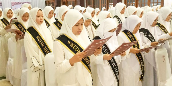 “Sejuta Penghafal Al-Qur’an” Insan Mandiri Laksanakan Wisuda Akbar Hafidz-Hafidzah Qur’an