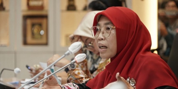 Netty Aher: Permudah Prosedur Pengiriman Barang PMI, Waspadai Oknum!