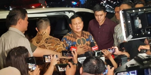 Kepada Tim Kuasa Hukum Paslon 02, Prabowo: Saya Ucapkan Terima Kasih 