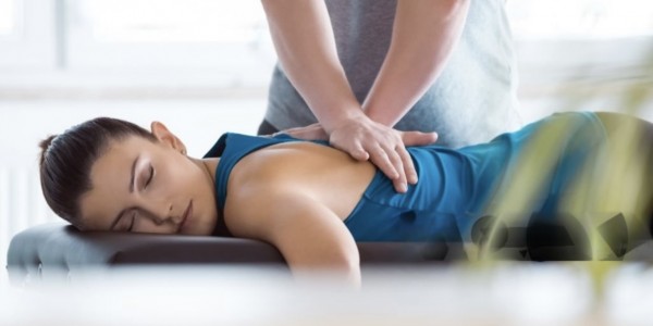 Pakar Obgyn UNAIR Ungkap Bahaya Pijat Perut pada Organ Reproduksi Wanita