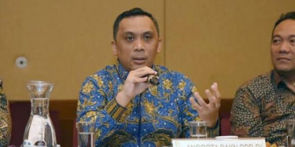 Soal Harga Minyak dan Rupiah, DPR: Bauran Kebijakan Kunci Sukses Hadapi Krisis
