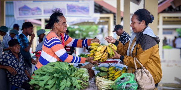 Menkop Harap Pasar Rakyat Biak Tak Kalah dengan Pasar Modern