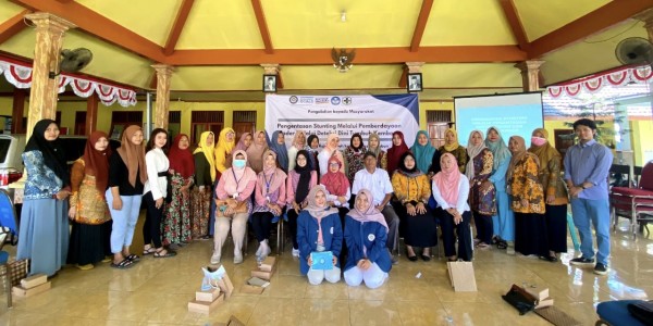 Dosen Kebidanan UNAIR Sasar Kader untuk Turunkan Stunting di Jabon, Sidoarjo