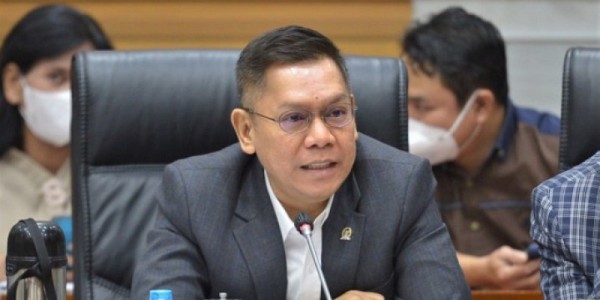 Komisi III DPR dan Pemerintah Setuju RUU MK Dibawa ke Paripurna 