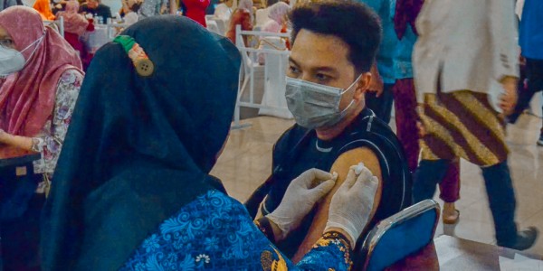 Publik Riuh Terhadap Penarikan Vaksin AstraZeneca, Begini Tanggapan Sosiolog