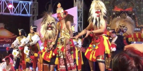 Pelajar Tuna Netra Persembahkan Tarian Reog dalam Ponorogo Creative Festival