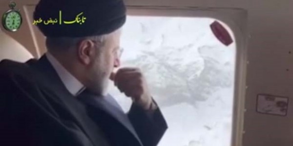 Tim Penyelamat Masih Dalam Pencarian Helikopter Nahas yang Membawa Presiden Iran
