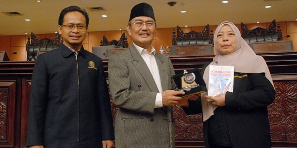 Seminar Kebangsaan Dengan tema