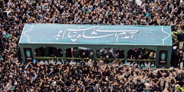 Diiringi Jutaan Pelayat, Jenazah Presiden Raisi Dimakamkan di Komplek Makam Imam Ali Ridha ra