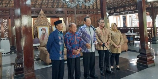 Sambangi Kediaman SBY, Pimpinan MPR Minta Masukan Amandemen UUD Pemilu Langsung 