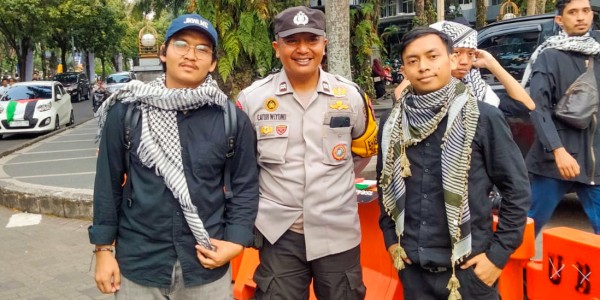 UB Student Justice for Palestine Apresiasi Pengawalan Polresta Malang dalam Aksi Bela Palestina