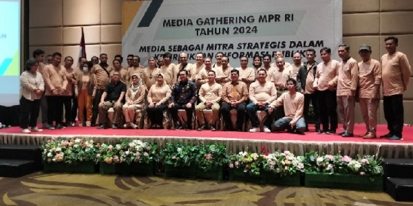 Fadel Muhammad Ungkap Peran Penting Media dalam Memberikan Informasi Kepada Publik 