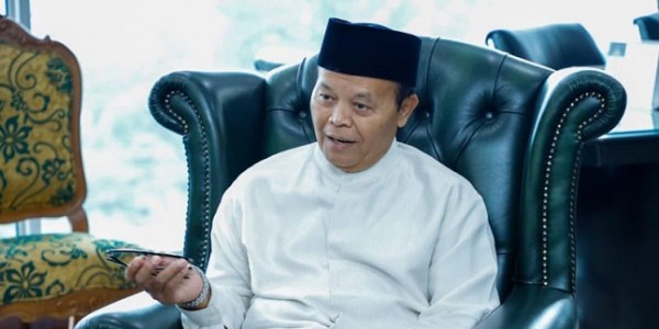 Tolak Bansos Judi Online, HNW: Mestinya Pemerintah Satu Sikap Selamatkan Indonesia dari Darurat Judi Online