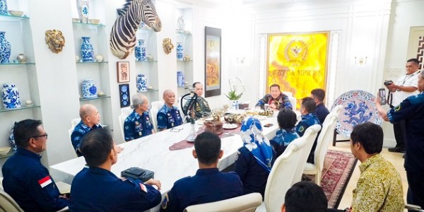 Terima Pengurus Putra-putri TNI AD, AL dan AU (PPPAU, FKPPAL dan HIPAKAD), Ketua MPR RI Bamsoet Ajak Perkuat Soliditas Kebangsaan